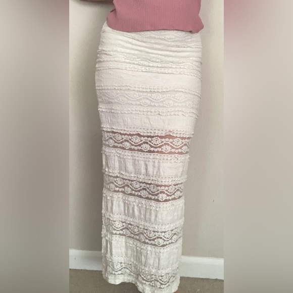 Alice + Olivia Ettley Cream Lace Maxi Skirt Size 4 With Back Slit - Picture 4 of 11